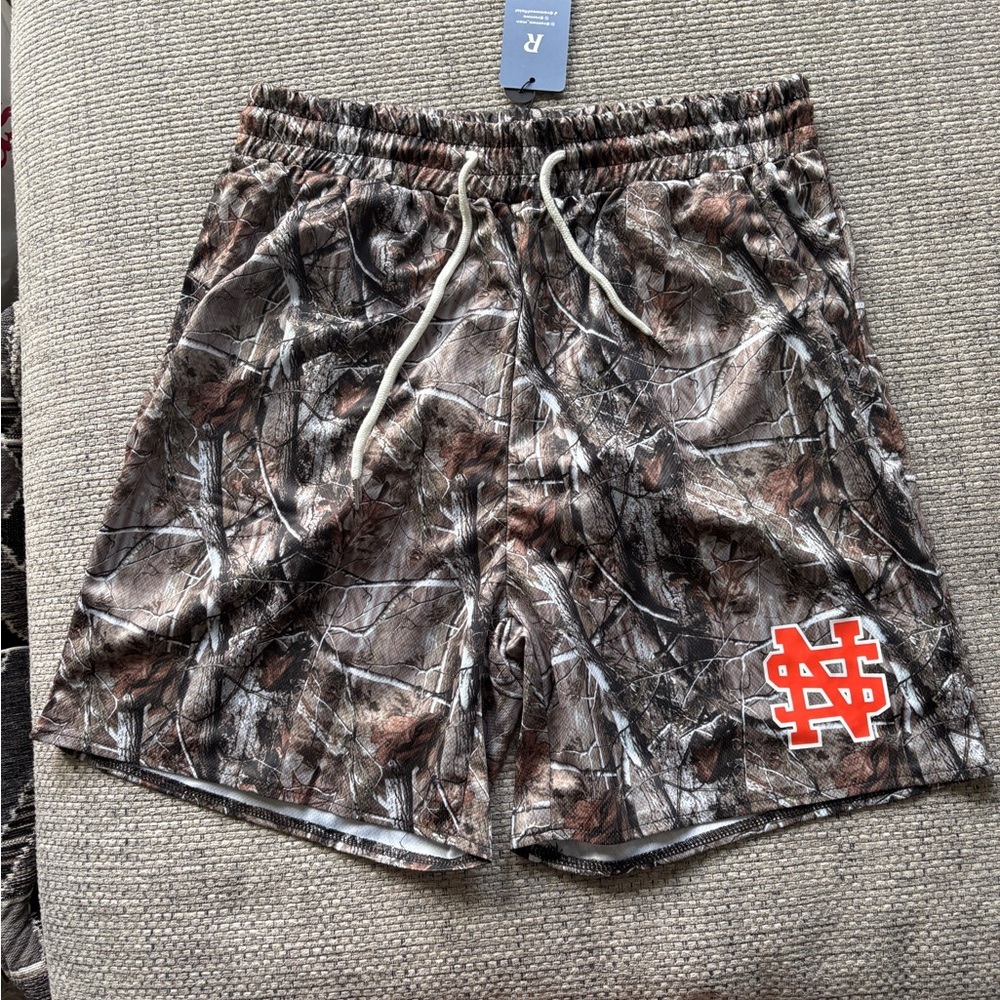 Men’s ROMWE Camo Shorts